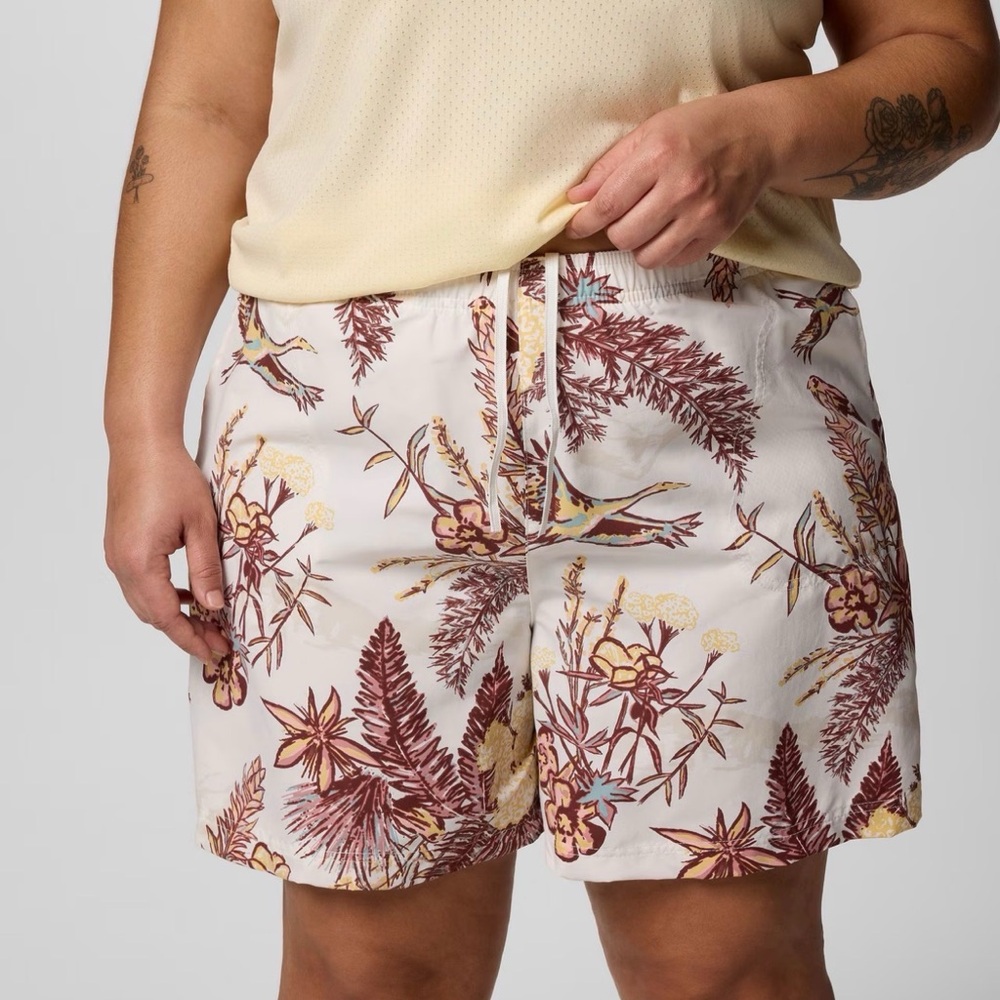 Columbia Women's sandy river printed short III size XL NWT
